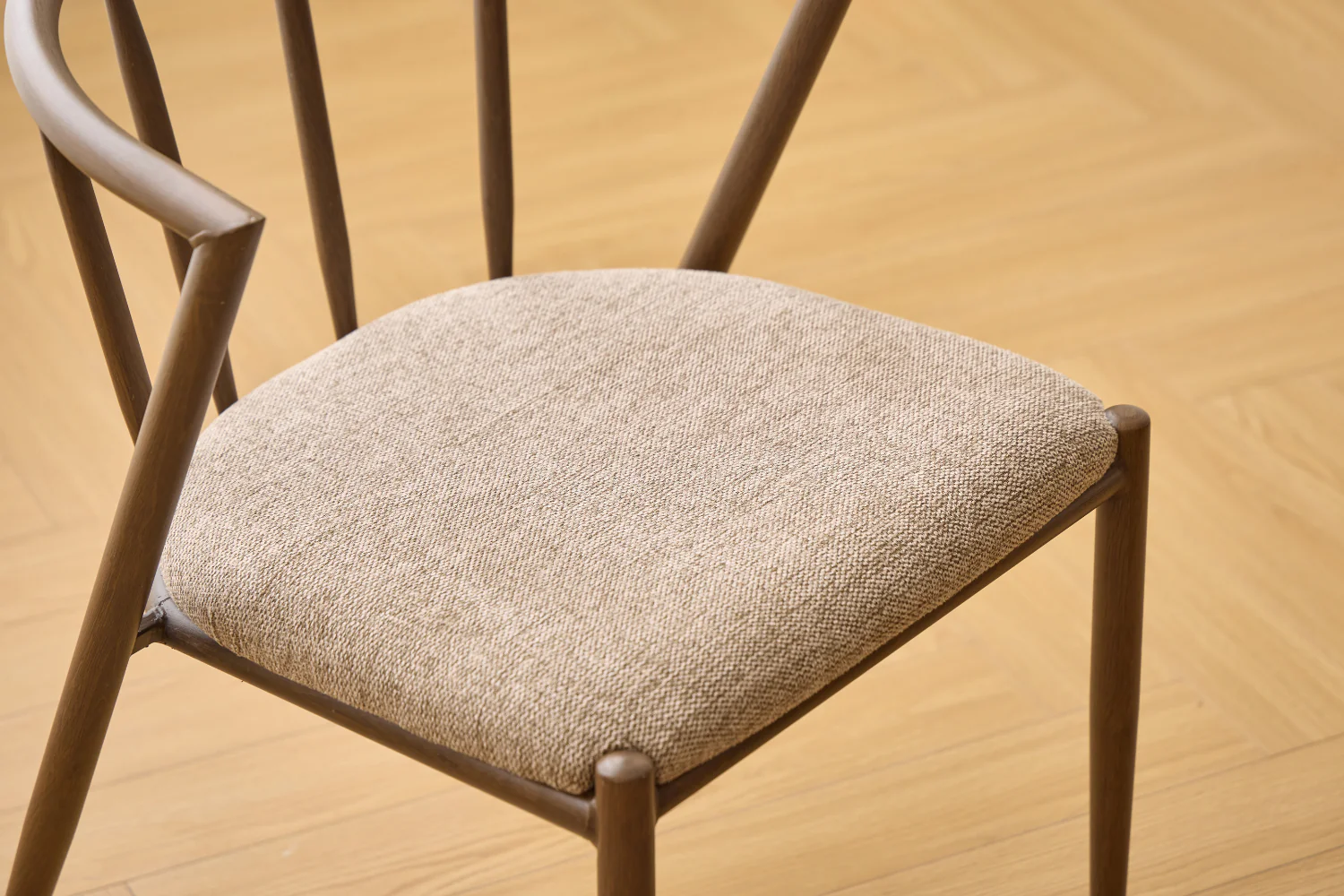Bella Sedia da pranzo - Look rovere fumé con seduta imbottita sabbia - Image 4