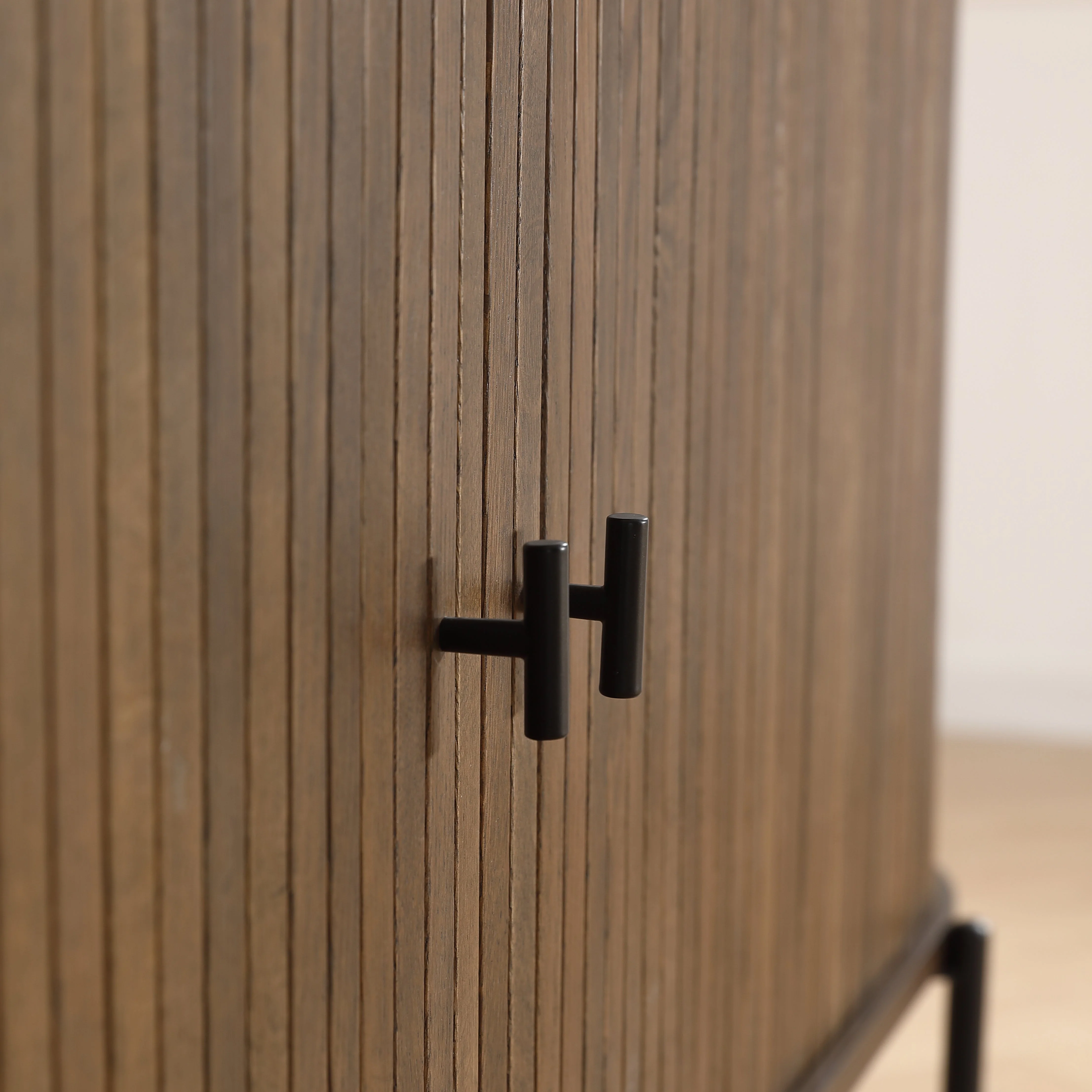 Florence mobile porta TV con lamelle in rovere affumicato 160x45x75 cm - Image 5