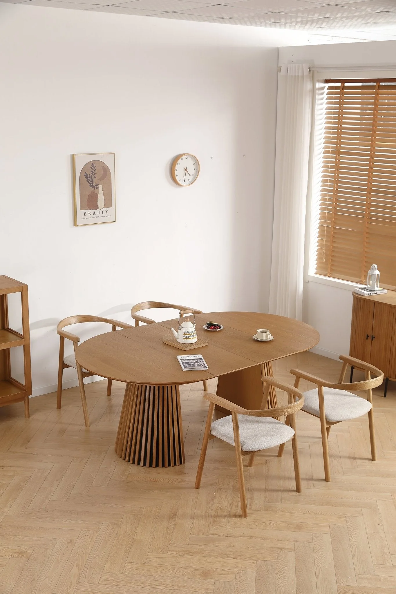 Jocelyn - Sedia da pranzo in rovere con seduta in tessuto beige - Image 9