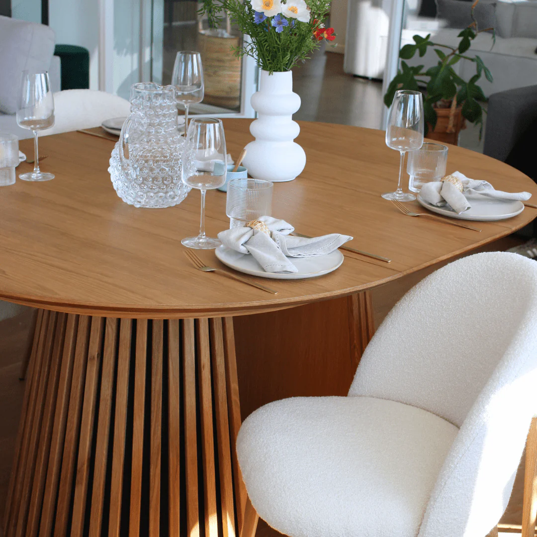 Lewis - Tavolo da pranzo rotondo a doghe impiallacciato in rovere con prolunga 100/140/180 cm - 2x prolunghe incluse - Image 2