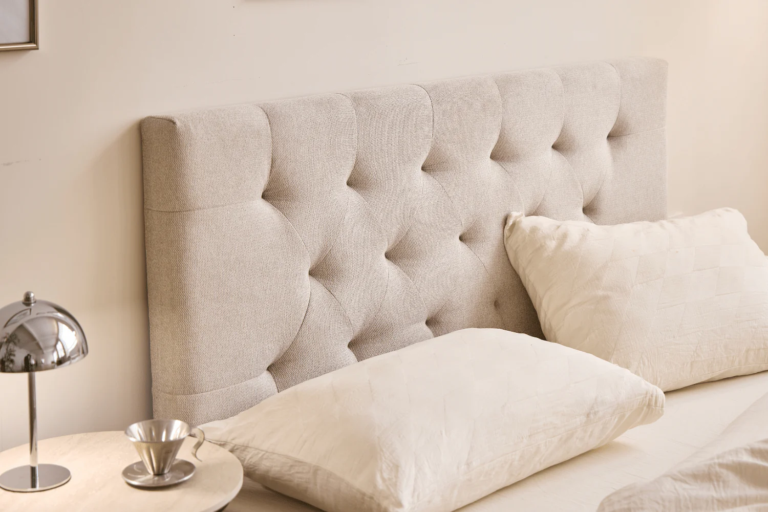 Nia Testiera 140x63 cm in tessuto beige - Image 6