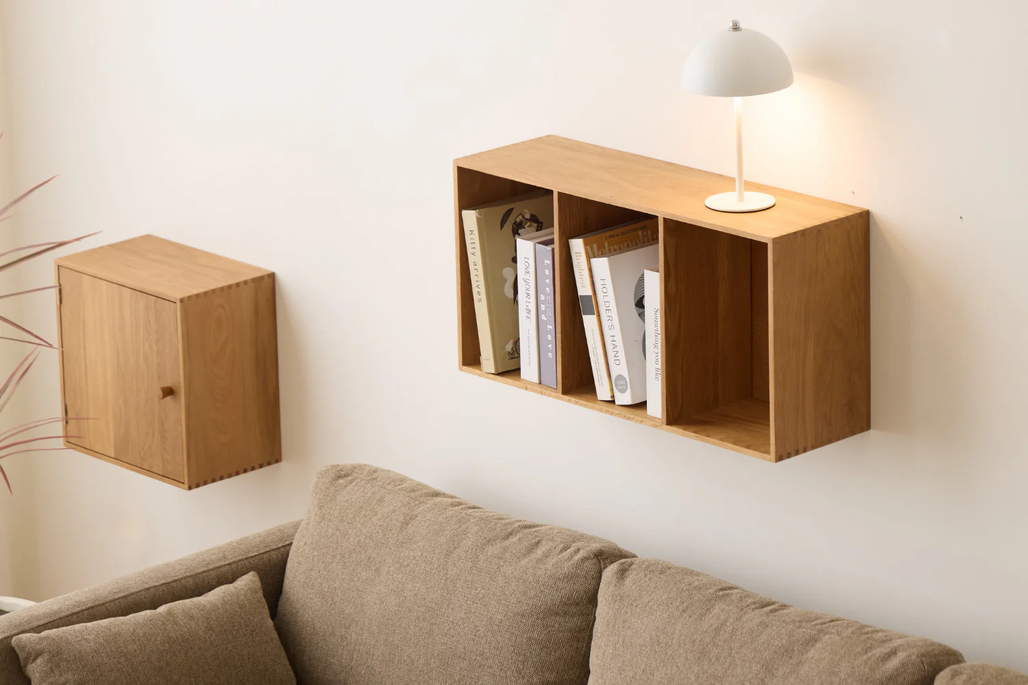Rumi Scaffale a muro a tre scomparti 33x20x66 cm in rovere con supporto a muro - Image 3