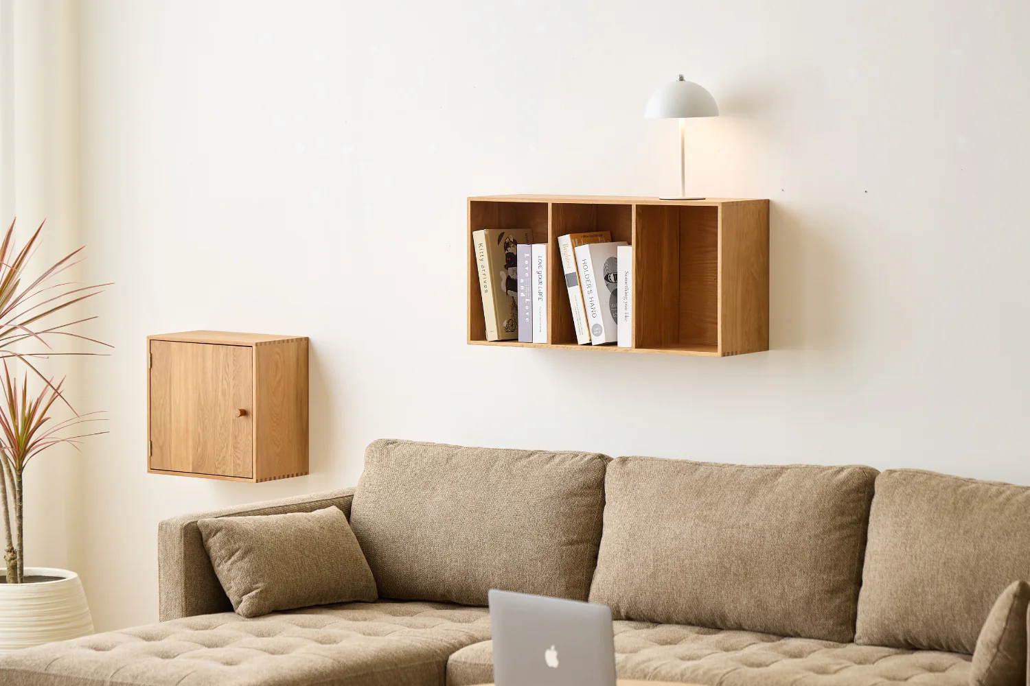 Rumi Scaffale a muro a tre scomparti 33x20x66 cm in rovere con supporto a muro - Image 6