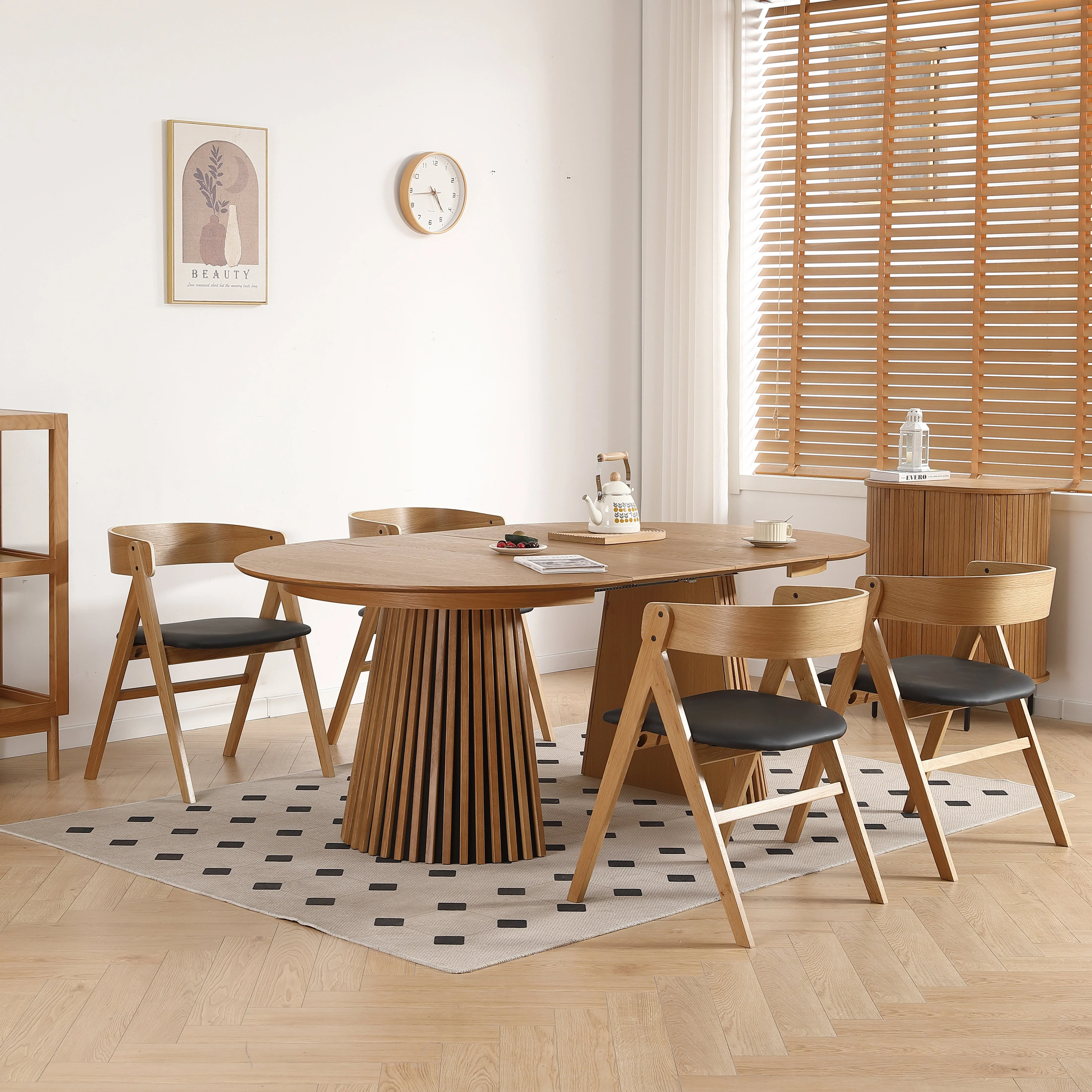 Samantha - Sedia in legno in rovere con seduta in PU nero - Image 2